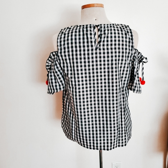 Plaid cold shoulder top - Picture 2 of 5